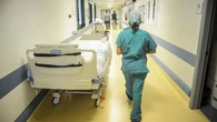 Morto per un cancro curato con i fanghi, a processo i genitori di un ragazzo di 14 anni