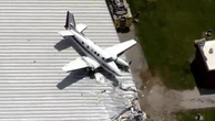 Kansas, l'incredibile "atterraggio" di un aereo sul tetto dell' hangar dell'aeroporto