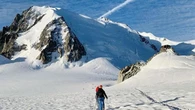 Alpinisti italiani travolti da un seracco sul Monte Bianco: uno muore, l’altro è in ospedale