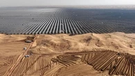 Il solare vola, ma resta squilibrato: Cina e India dominano la scena globale