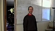 "Ecco la mia scrivania": nel video inedito del 1994 Jeff Bezos mostra al padre il primo ufficio di Amazon