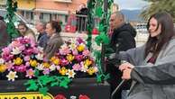 Sanremo, Francesca Michielin regala fiori speciali fatti con i mattoncini LEGO