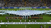 Lo striscione per Gaza prima di Psg-Tottenham: “Ora basta uccidere bambini e civili”