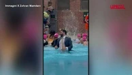 New York, Mamdani inaugura la stagione delle piscine all'aperto: il tuffo in giacca e cravatta