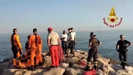 Cavallino, bimbo trovato morto vicino ai frangiflutti: il video dei soccorritori sugli scogli