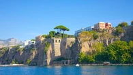 Prezzi salati per chi compra casa al mare in Italia