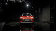 Volkswagen T-Roc svela la nuova generazione del Suv: linee sportive e “human look”