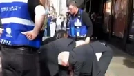 Dublino, bloccato dopo un presunto furto e messo faccia a terra: muore soffocato dagli agenti