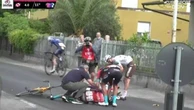Giro, cadute e polemiche: "L'Uci si occupi dei percorsi pericolosi, non delle borracce"