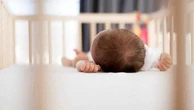 Reggio Emilia, neonato di 12 giorni intossicato dalle tisane di verbena per farlo rilassare