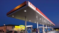 Esso passa in mani italiane: 1.200 stazioni di servizio a un consorzio di cinque aziende
