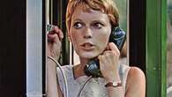 Mia Farrow compie 80 anni: il cinema, gli amori, le battaglie e Woody Allen