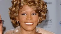 Oprah Winfrey: “Whitney Houston cadde dal palco durante il mio show a causa della droga”