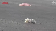 Cina, ritorno a casa dopo sette mesi per gli astronauti della Shenzhou-21: l'atterraggio