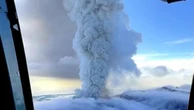 Russia, il vulcano si risveglia dopo 600 anni: l'eruzione del Krasheninnikov ripresa dall'elicottero