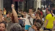 Vannacci e il balletto a braccia tese a Viareggio