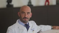 Bassetti: "Con il caldo non si scherza, e pensare che qualche idiota ne nega l’esistenza”