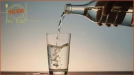 Fake news sul cibo, "L'acqua fredda disseta di più di quella tiepida?": la risposta dell'esperto