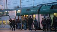 Atti vandalici sui treni, ritardi e cancellazioni: mattinata nera per i pendolari lombardi