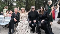 Monica Bellucci e Tim Burton, Sting e Trudie Styler ai Globi d’oro. L’attrice: “Potrei tornare a vivere in Italia”