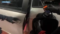 Nello zaino modificato il "jammer" per bloccare la chiusura elettronica delle auto