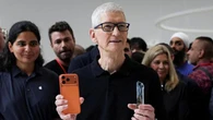 Apple prepara la successione a Tim Cook. Staffetta in vista l’anno prossimo