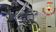 Scontro tra tir e bus scolastico a Lomazzo: i soccorsi in elicottero