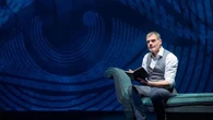Incubi, follie e test di intelligenza: Stefano Massini racconta in scena ‘L’interpreazione dei sogni’ di Freud