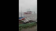 Super tifone nelle Filippine: alberi piegati dal vento e mareggiate, evacuati migliaia di residenti