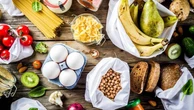Adolescenti, adulti e over 70, a ciascuno la sua dieta
