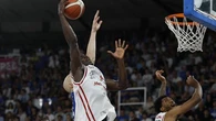 Basket, Brescia batte Milano e pareggia la serie (1-1)