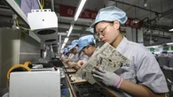 Nuova stretta anti Cina: gli Usa mettono al bando smartwatch e telecamere