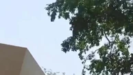 India, aereo si schianta poco dopo il decollo: i resti del velivolo sul tetto di un edificio