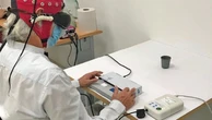 Cieco da 40 anni torna a vedere parzialmente grazie alla luce e alla terapia genica