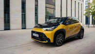 Toyota Aygo X Hybrid, ecco i prezzi del crossover compatto. Prime consegne a dicembre