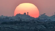 Israele dà il via all’occupazione di Gaza: la notte squarciata da esplosioni e fiamme