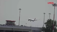 Malpensa, l'arrivo delle salme dei quattro sub italiani morti alle Maldive