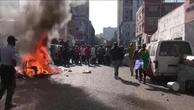 Sudafrica, manifestazioni anti immigrati: scontro e incendi in strada a Johannesburg