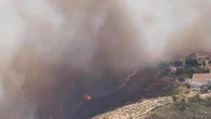 Francia, gigantesco incendio a Marsiglia: il fumo visibile a chilometri di distanza