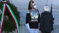 25 aprile, Mattarella all'Altare della Patria con Draghi. Richiamo a "unità, coesione e riconciliazione per la rinascita"