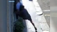 Milano, così strappano l'orologio da 300mila euro all'imprenditore turco Kaya mentre entra in hotel