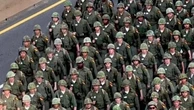 Washington pronta per la mega parata di Trump: centinaia di soldati sfilano alle prove