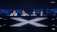 X Factor, l'emozione di Layana: non riesce a parlare, ma la cover di Lana Del Rey è da applausi