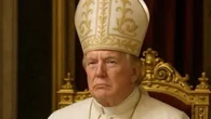 Trump vestito da papa: uno zio Sam che sogna il potere assoluto