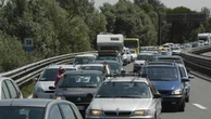 Incidente in A1 nel Bolognese, acqua agli automobilisti bloccati nella coda di 14 km
