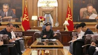 Nord Corea, occhio al cinturino: Kim Jong-un è dimagrito. E Seul si preoccupa