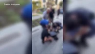 Accoltellamento a Milano, un nuovo video con il momento dell'arresto dell'aggressore