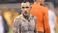 Passa col rosso senza patente: l’ultima bravata di Nainggolan, che cerca e trova sempre guai