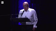 Luca Zingaretti ricorda Andrea Camilleri: il monologo "Autodifesa di Caino"
