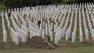 Massacro di Srebrenica, la città bosniaca ricorda i 30 anni dal massacro
